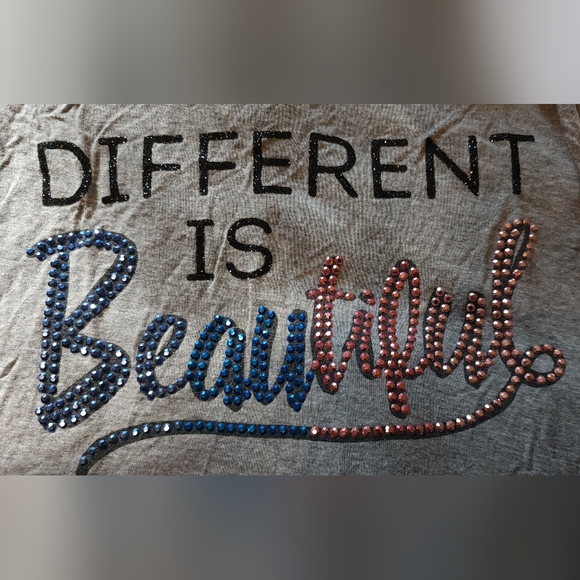 Justice "different is beautiful" loose fit shirt with keyhole back - Picture 2 of 3